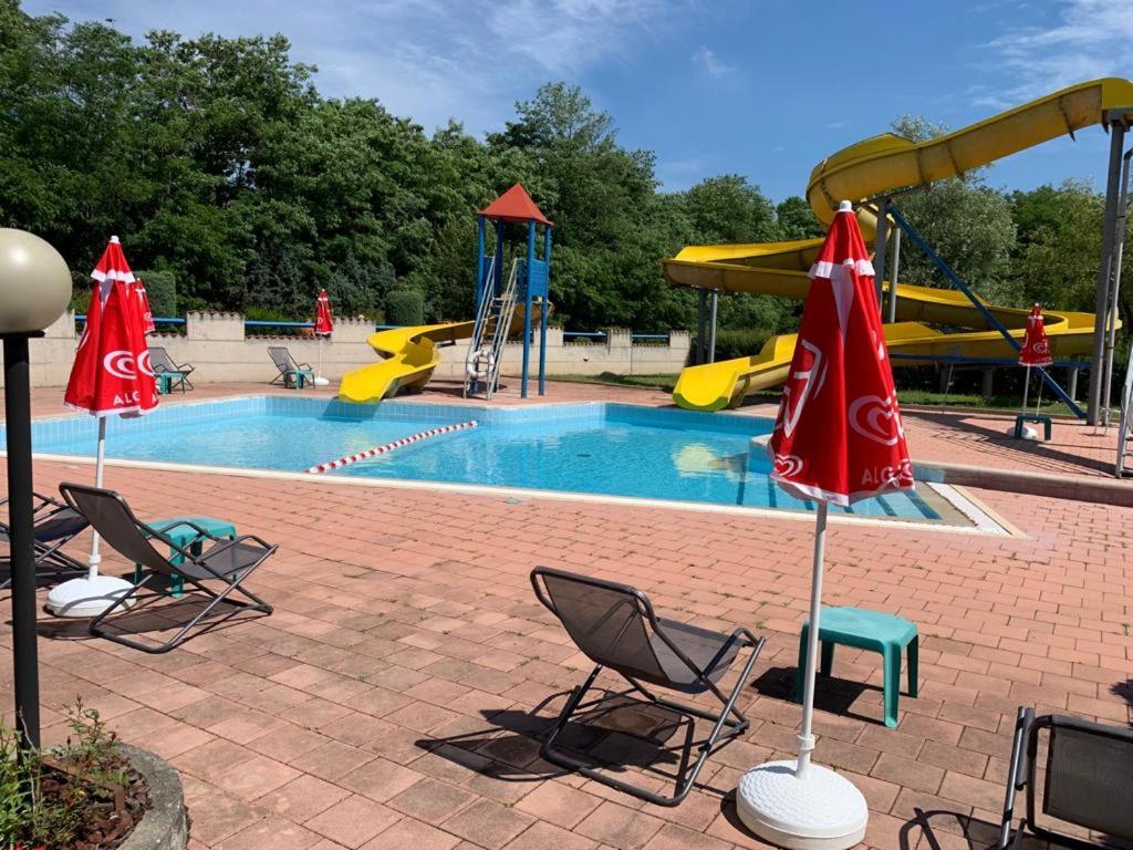 סנטיה Piscina San Lorenzo מראה חיצוני תמונה